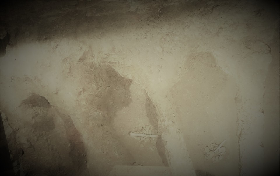 sepulturas antropomorficas sacristia.jpg