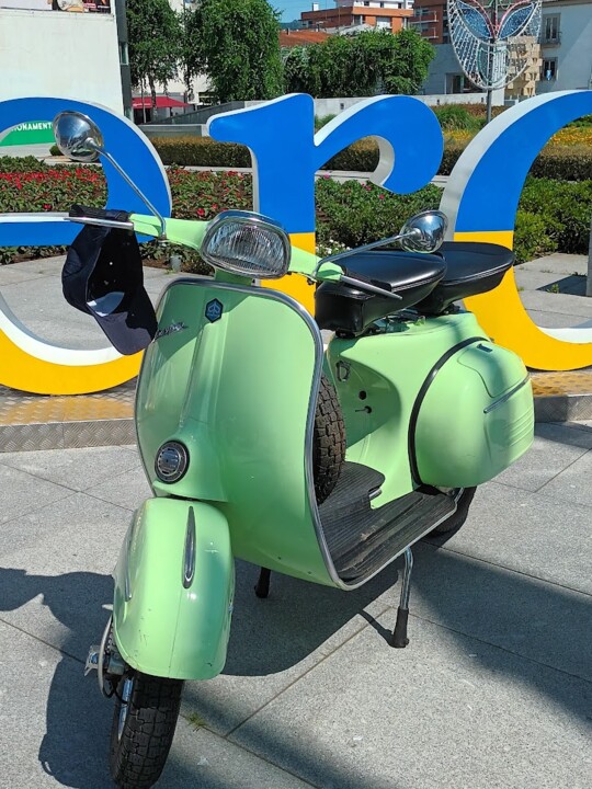 Não me canso disto_vespa.jpg