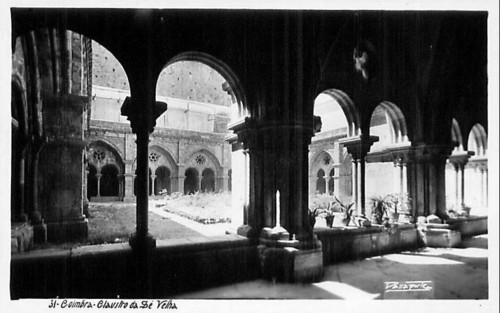Sé Velha claustro.jpg