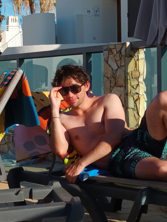 Não me canso disto_Piscina2.jpg