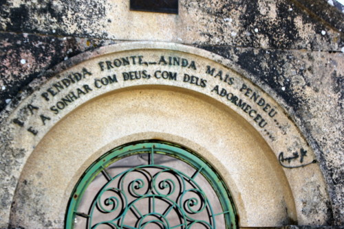 Jazigo de Augusto Gil.jpg