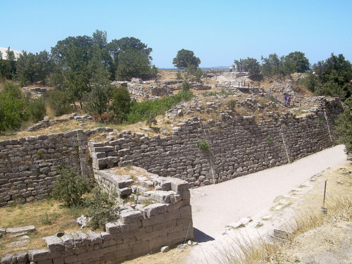 1200px-Walls_of_Troy_(2).jpg 1200px-Walls_of_Troy_(2).jpg
