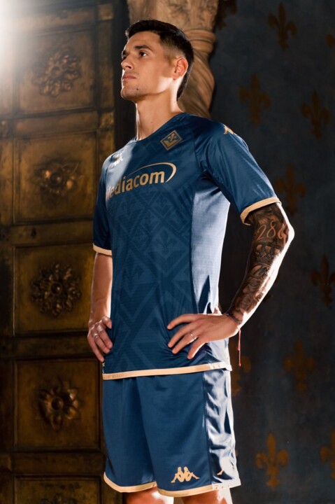 fiorentina-terza-maglia-kappa-3.jpeg