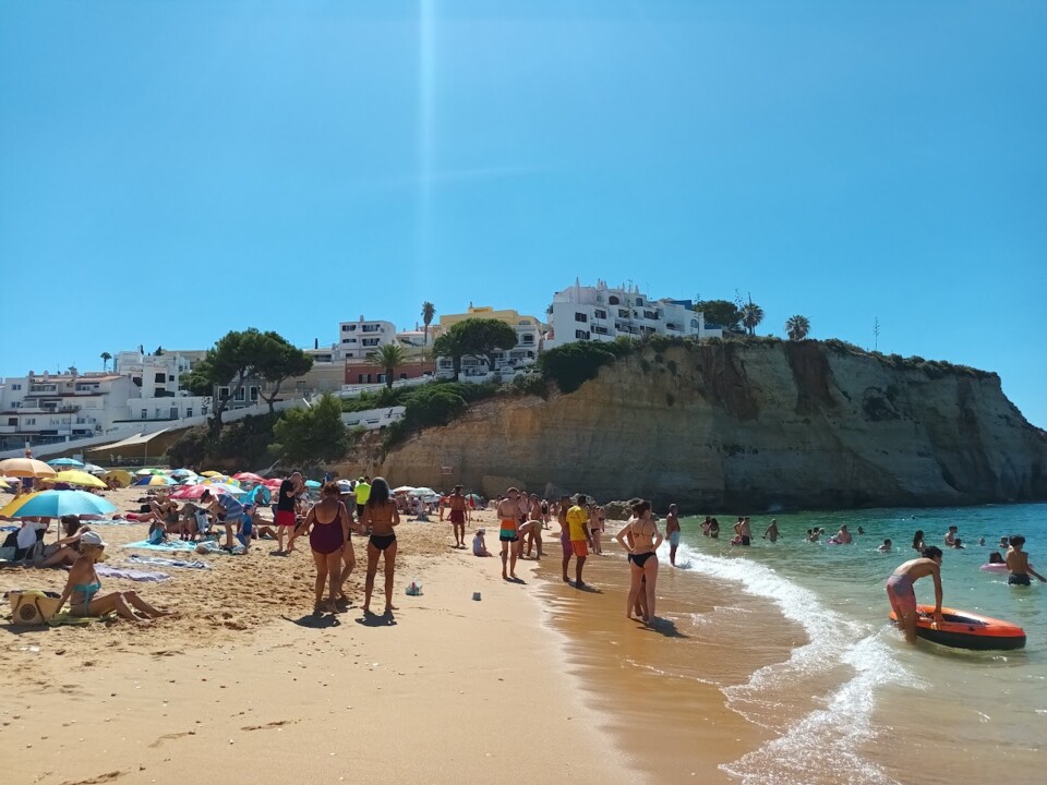 Não me canso disto_Praia_Carvoeiro.jpg