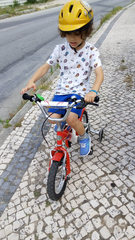 Nao_me_canso_disto_exterior2.jpg Nao_me_canso_disto_exterior2.jpg