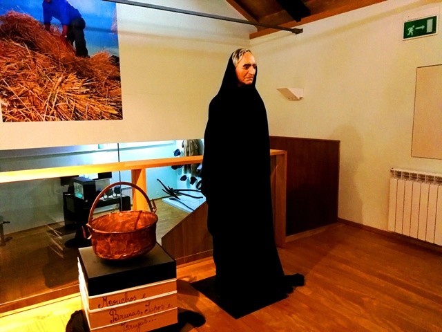 montal14.jpg montal14.jpg