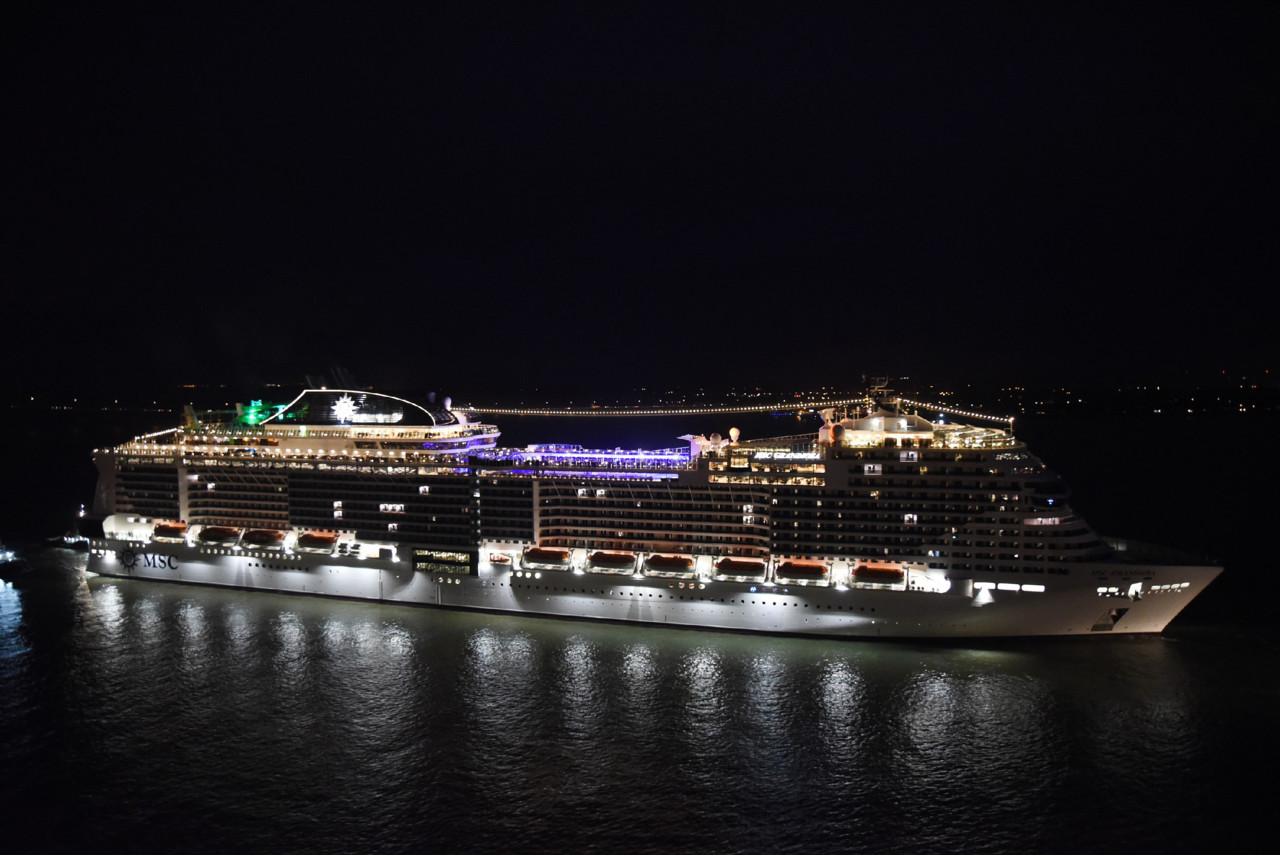 MSC Grandiosa 19001301.jpg