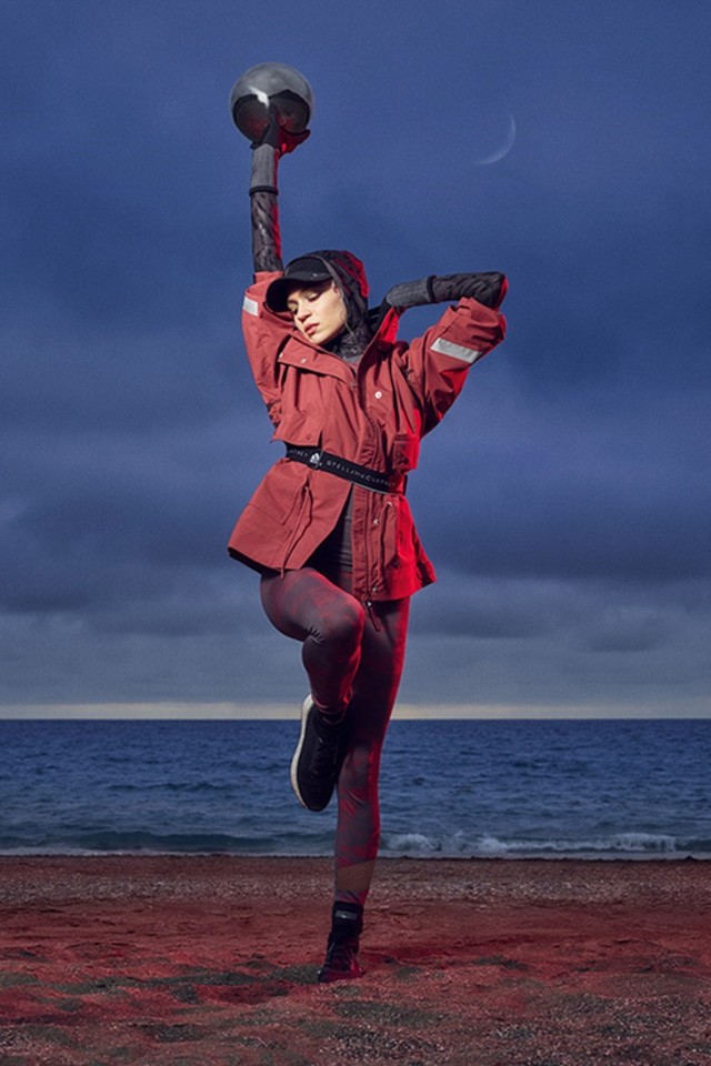 adidas-stella-mccartney-grimes-fw-19-lookbook-12.j