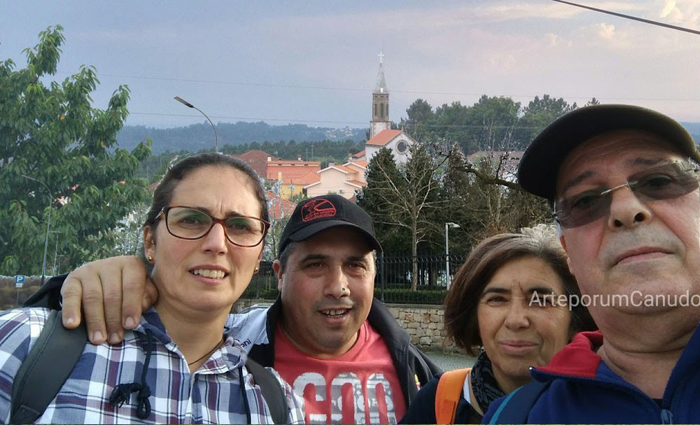 Parada e caminhada.jpg Parada e caminhada.jpg