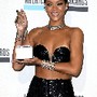  Rihanna ganha prémio Melhor Artista Feminina