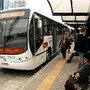 Transporte P&uacute;blico em SP - Ponto de &ocirc;nibus com a