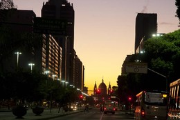 Centro Hist&oacute;rico - A movimenta&ccedil;&atilde;o na Avenida Pr