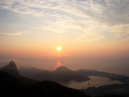 Último dia de 2012 amanhece com sol no Rio de Jan
