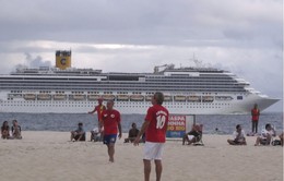 Réveillon Copacabana - Transatlânticos enfileira