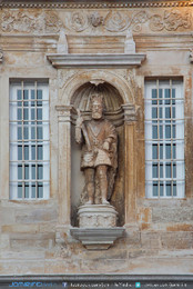 Estátua de D. João III na Porta Férrea Coimbra