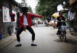 Zhang Guanhui como Michael Jackson, Pequim, China 